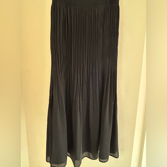 White House Black Market Black Skirt Size XS - Picture 2 of 5